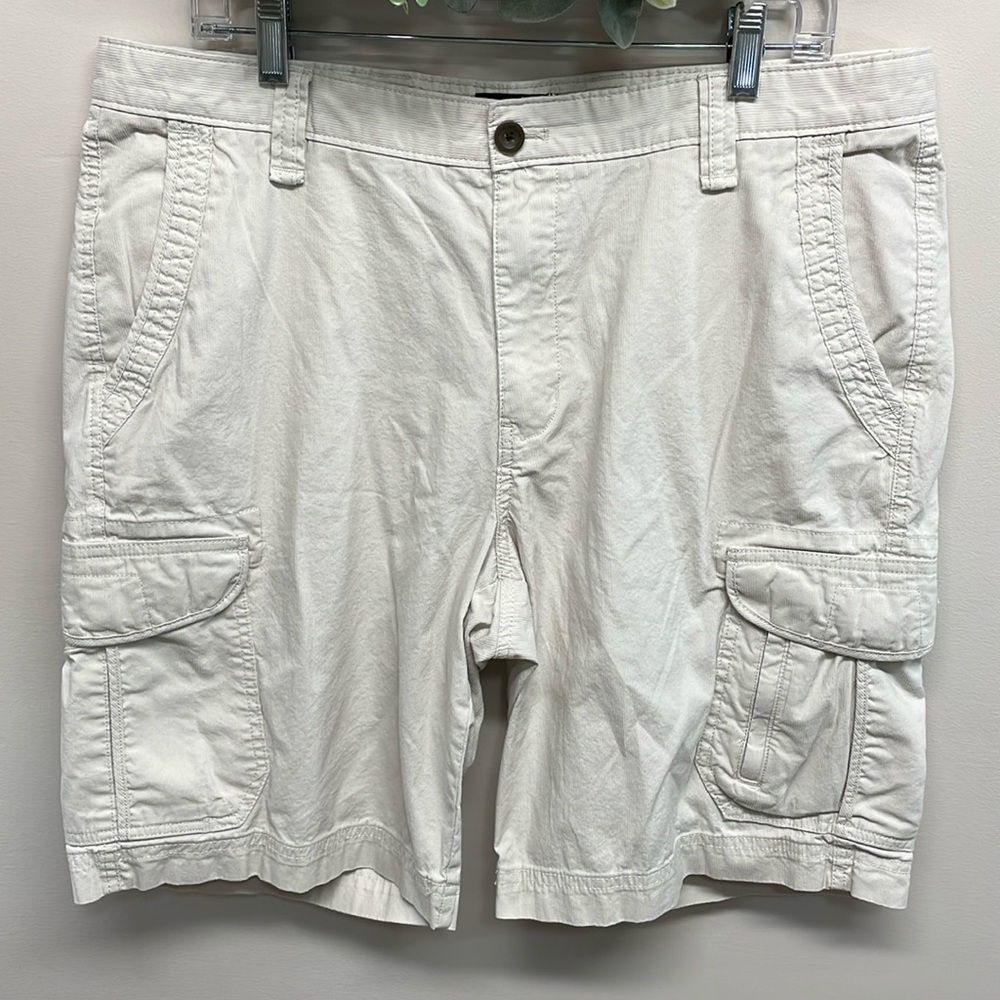Chaps Cargo Shorts Khaki Ribbed 36